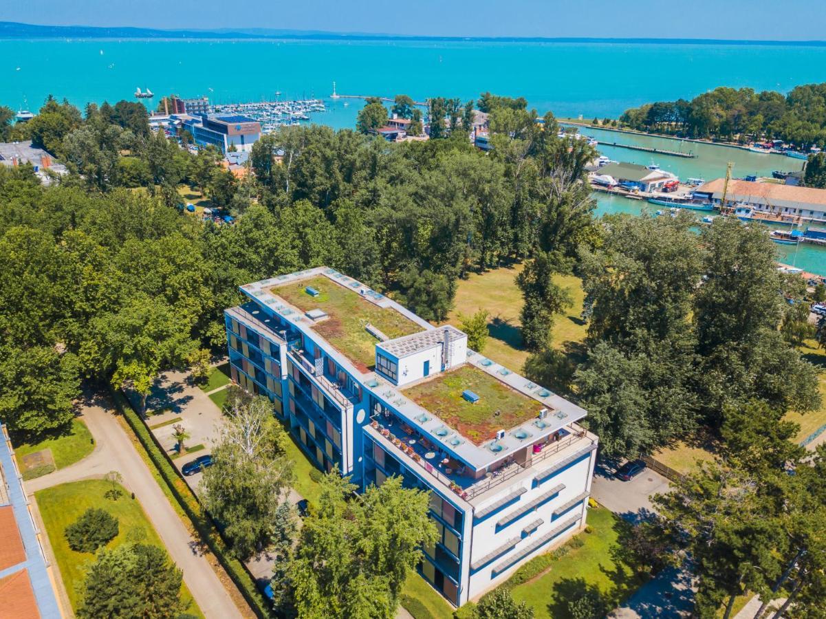 Mf Villa Azur Wellness Apartment Siófok Exterior foto